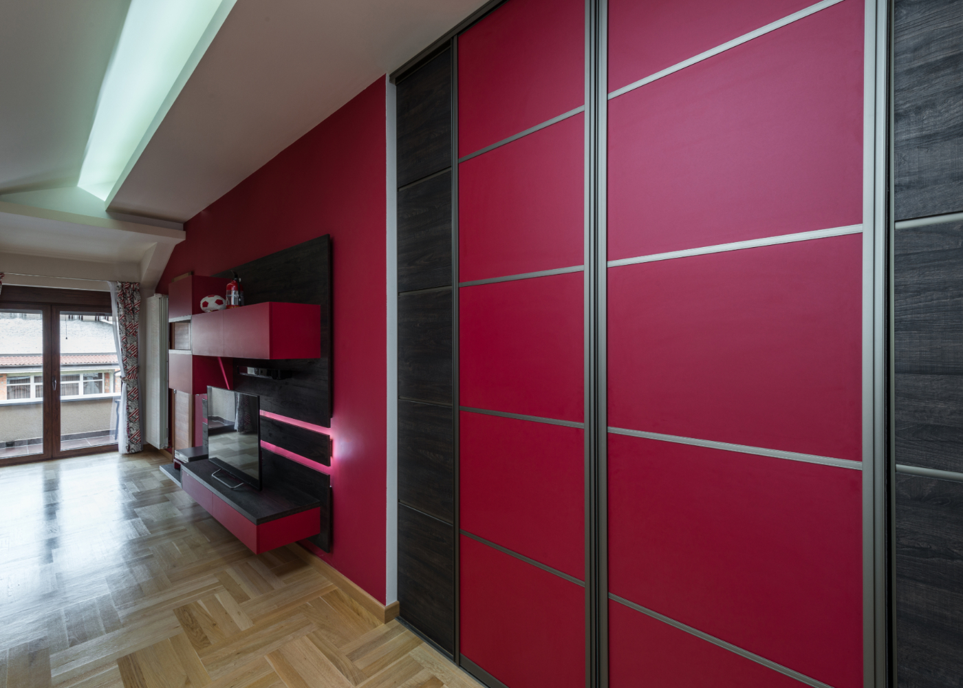 Contrasting Colours Sliding Wardrobes