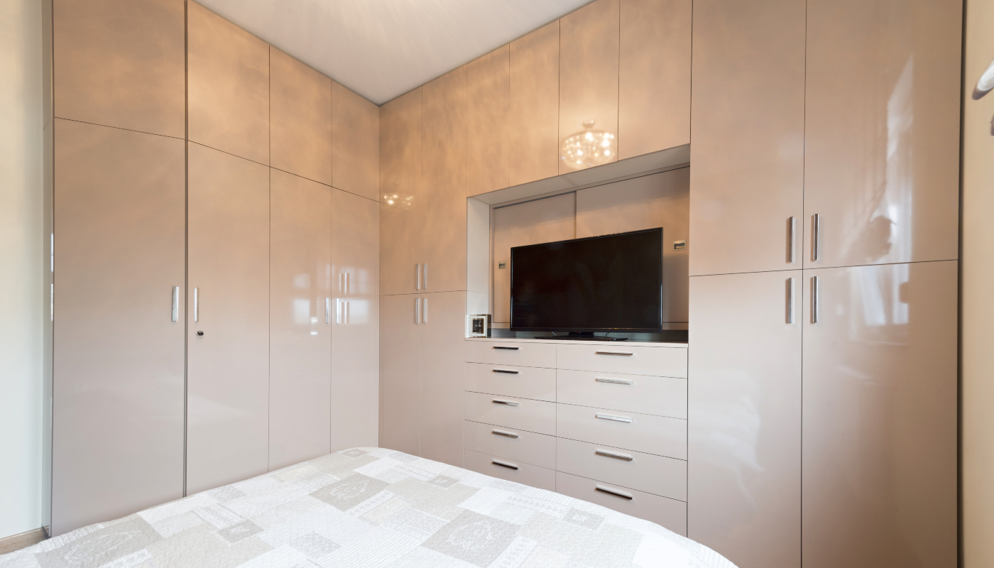 Mounted Fitted Wardrobe